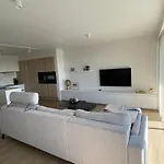 Stijlvol appartement met ruim zicht en privé garage op een toplocatie in Nieuwpoort Nieuwpoort