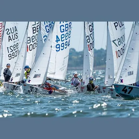 Prachtig Met Ruim Uitzicht En Privegarage- In Hartje 아파트