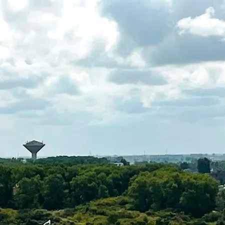 Gerenoveerd In Hartje - Met Privegarage Apartment