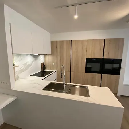 Open uitzicht, zuidterras en privé garage - Stijlvol appartement in Nieuwpoort Bad vlak bij zee Appartamento *