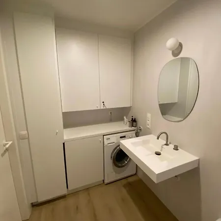 Prachtig Met Ruim Uitzicht En Privegarage- In Hartje 아파트 니우포르트