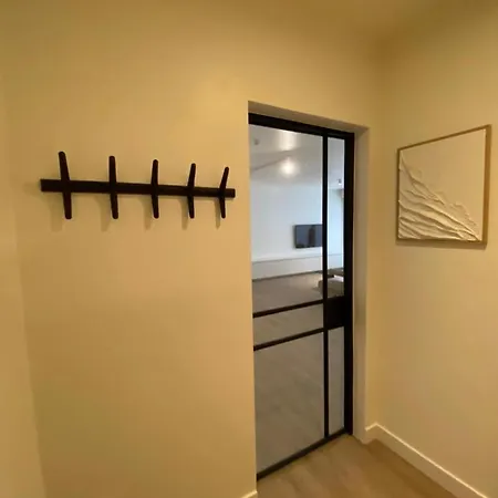 Prachtig Met Ruim Uitzicht En Privegarage- In Hartje 아파트