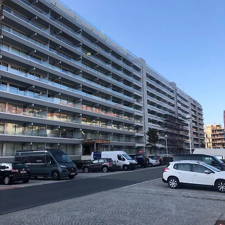 아파트 Prachtig Met Ruim Uitzicht En Privegarage- In Hartje