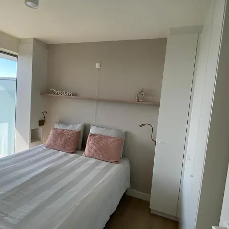 아파트 Prachtig Met Ruim Uitzicht En Privegarage- In Hartje